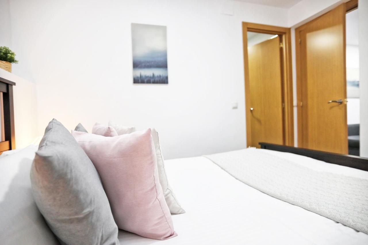 Holidays2Malaga Goya - Zona Huelin & 500 Mts De La Playa Apartment Exterior photo